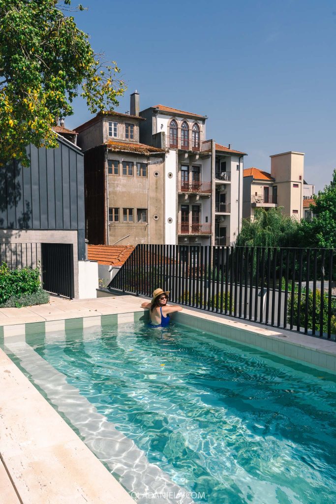 Swimming pool at Canto de Luz boutique hotel in Porto