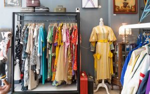 Where to shop Vintage clothing in Lisbon - Madame Surto Estrela