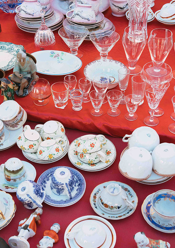 Feira da Ladra Lisbon flea market crockery