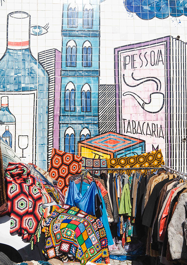 Feira da Ladra Lisbon flea market