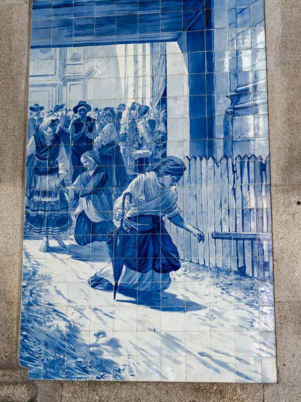 São Bento Railway Station in Porto is covered in beautiful antique azulejos and tiles