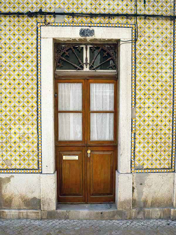 Door in Sesimbra